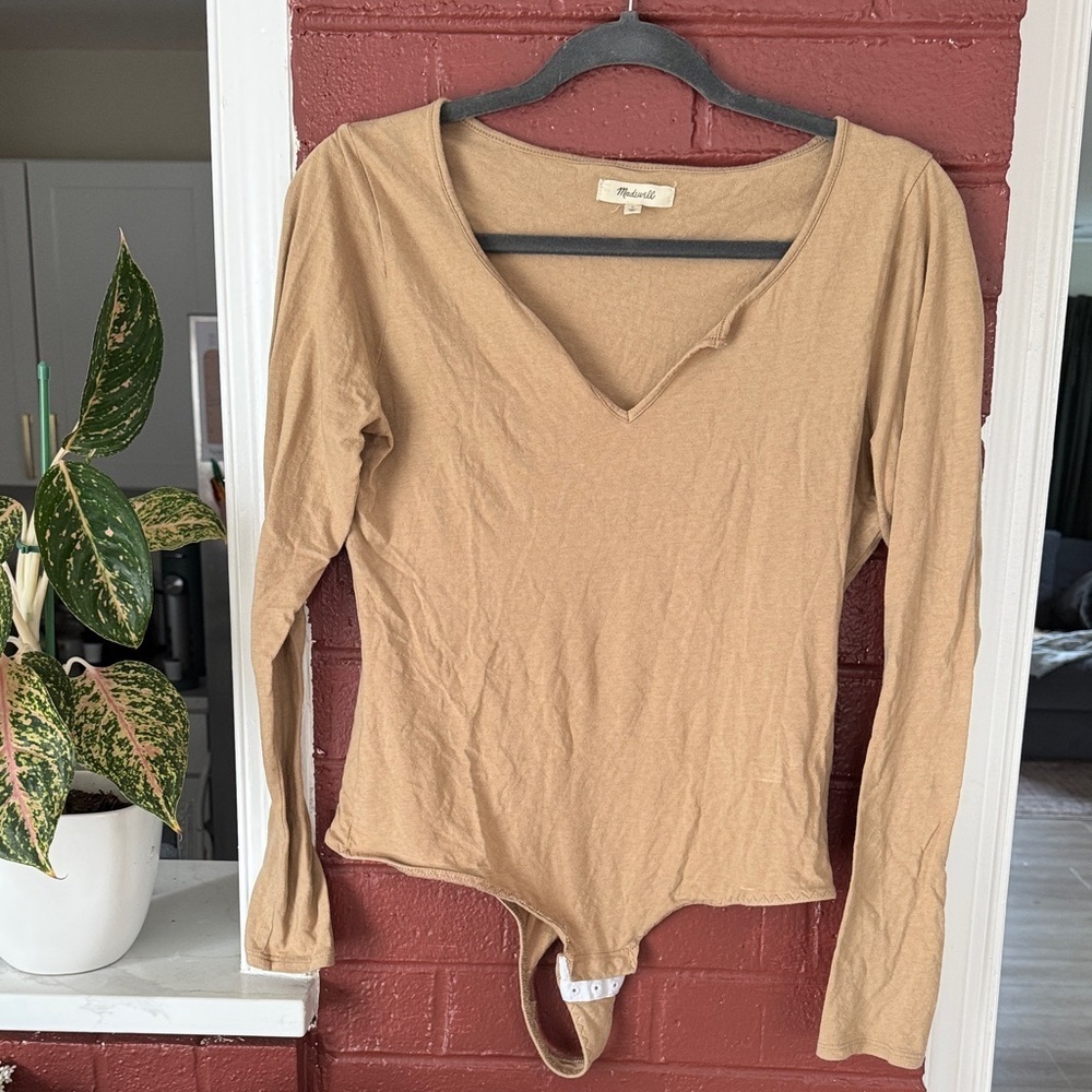 Madewell Beige V-Neck Body Suit Large